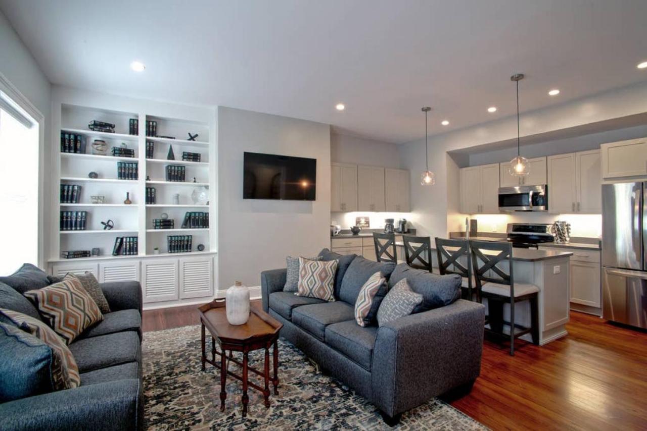 Newly Renovated 4 Bed 3 Bath And 2 Parking Spots Villa Savannah Buitenkant foto